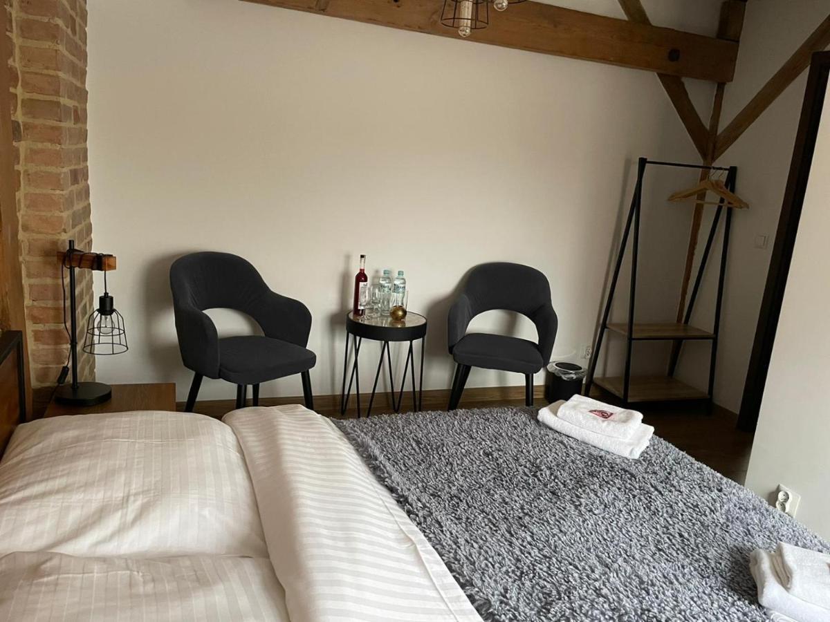 Miodosytnia Hotel Chwarszczany Luaran gambar