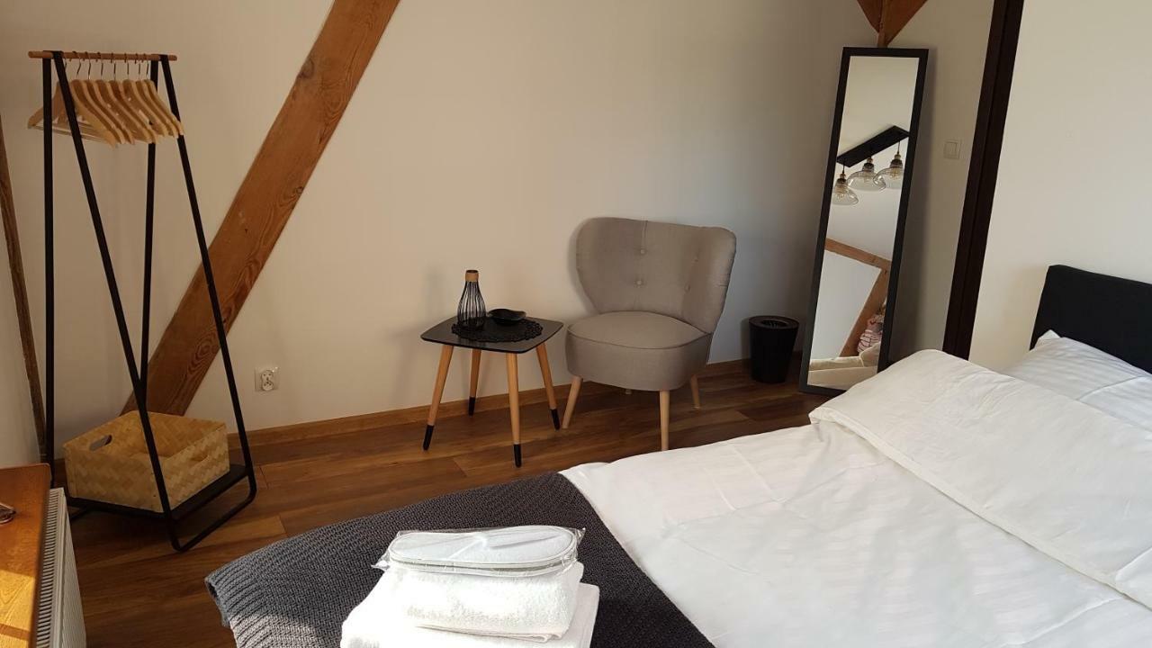 Miodosytnia Hotel Chwarszczany Luaran gambar