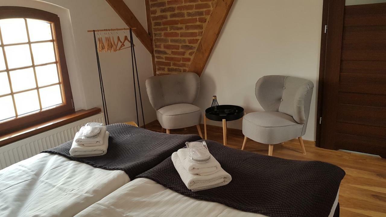 Miodosytnia Hotel Chwarszczany Luaran gambar